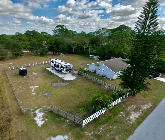 513 Serenade Terrace, Lake Placid, FL 33852