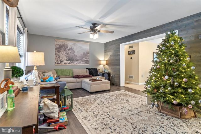 1565 FOX HOLLOW RD, Shermans Dale, PA 17090