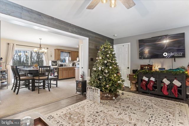 1565 FOX HOLLOW RD, Shermans Dale, PA 17090