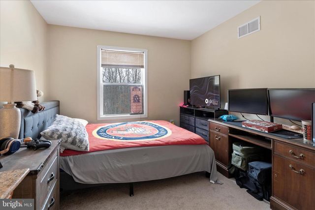 1565 FOX HOLLOW RD, Shermans Dale, PA 17090