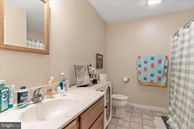 1565 FOX HOLLOW RD, Shermans Dale, PA 17090