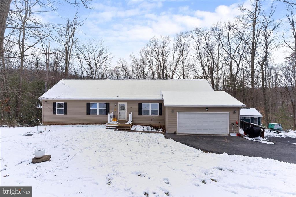 1565 FOX HOLLOW RD, Shermans Dale, PA 17090