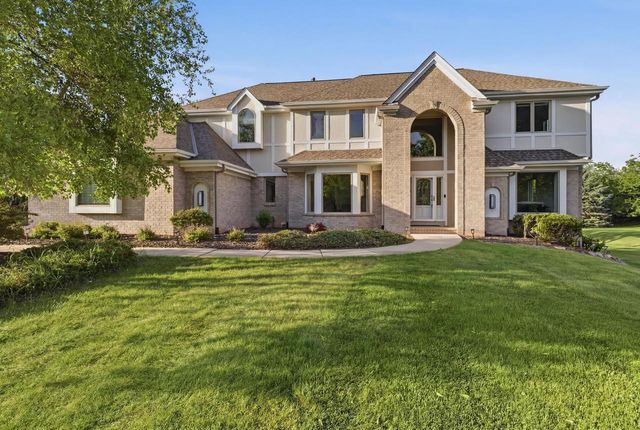 N28W30244 Red Hawk COURT, Pewaukee, WI 53072