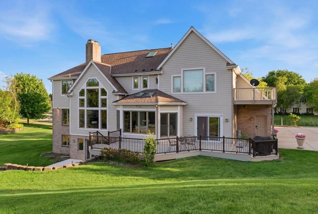 N28W30244 Red Hawk COURT, Pewaukee, WI 53072