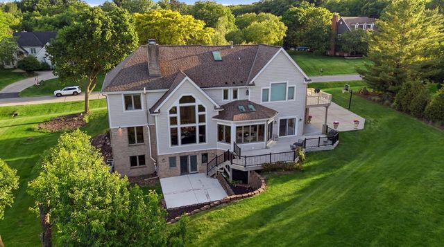 N28W30244 Red Hawk COURT, Pewaukee, WI 53072