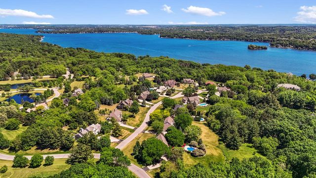 N28W30244 Red Hawk COURT, Pewaukee, WI 53072