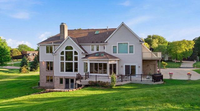 N28W30244 Red Hawk COURT, Pewaukee, WI 53072