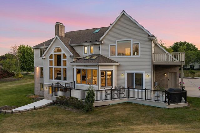 N28W30244 Red Hawk COURT, Pewaukee, WI 53072