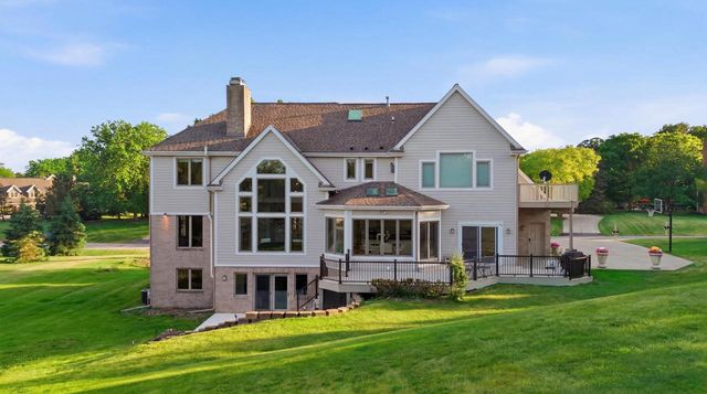 N28W30244 Red Hawk COURT, Pewaukee, WI 53072