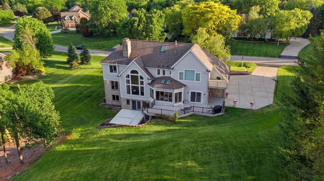 N28W30244 Red Hawk COURT, Pewaukee, WI 53072