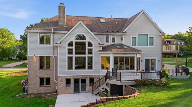 N28W30244 Red Hawk COURT, Pewaukee, WI 53072