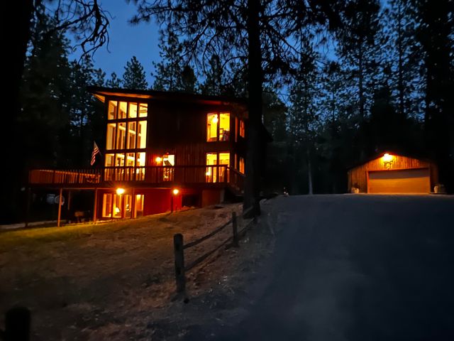4605 W Pinto Rd, Cheney, WA 99004
