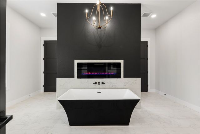 5201 Vintage Oaks Court, College Station, TX 77845