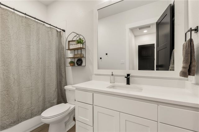 5201 Vintage Oaks Court, College Station, TX 77845