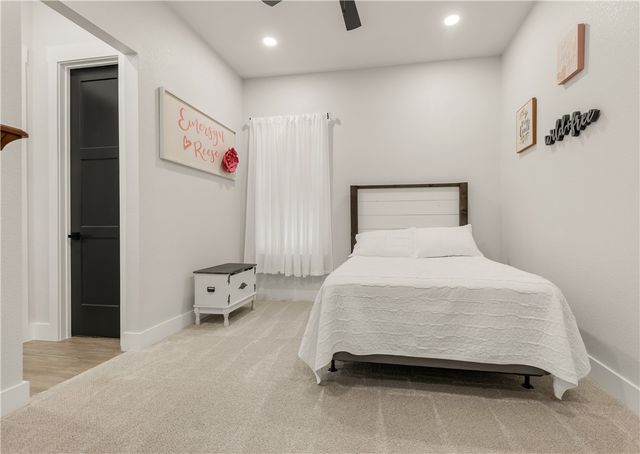 5201 Vintage Oaks Court, College Station, TX 77845