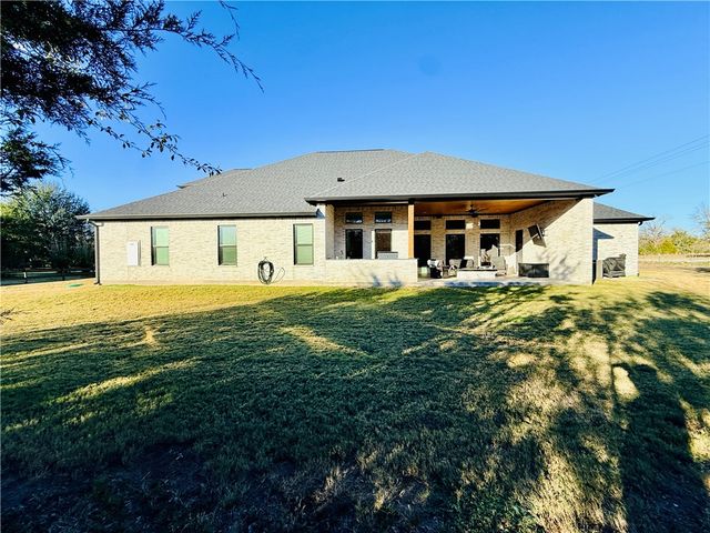 5201 Vintage Oaks Court, College Station, TX 77845