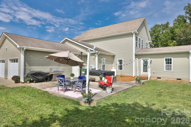 3137 Yorkshire Lane, Boonville, NC 27011