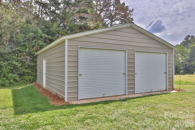 3137 Yorkshire Lane, Boonville, NC 27011