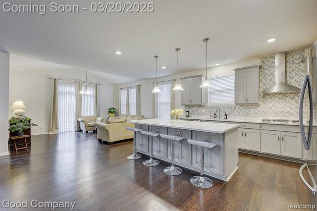 53217 Bay Laurel Lane, South Lyon, MI 48178