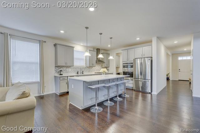 53217 Bay Laurel Lane, South Lyon, MI 48178