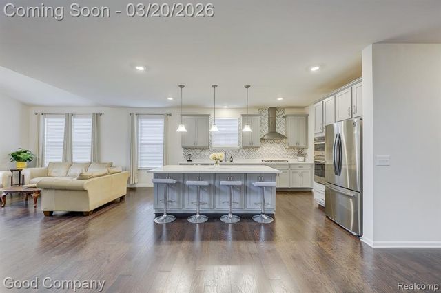 53217 Bay Laurel Lane, South Lyon, MI 48178