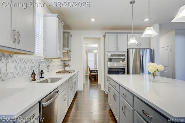 53217 Bay Laurel Lane, South Lyon, MI 48178