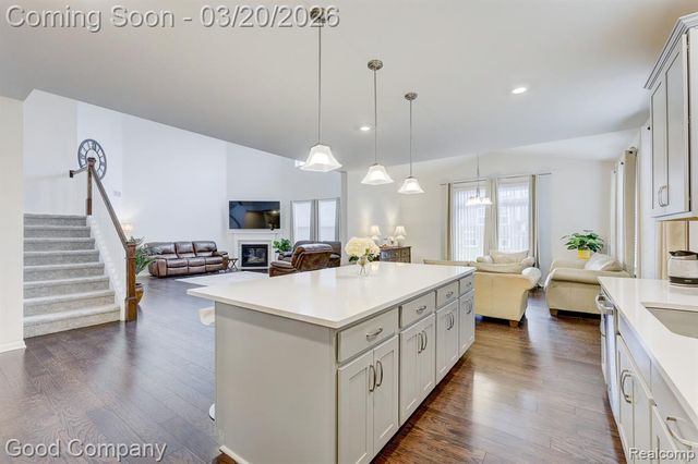 53217 Bay Laurel Lane, South Lyon, MI 48178