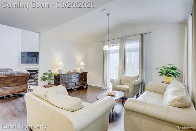 53217 Bay Laurel Lane, South Lyon, MI 48178