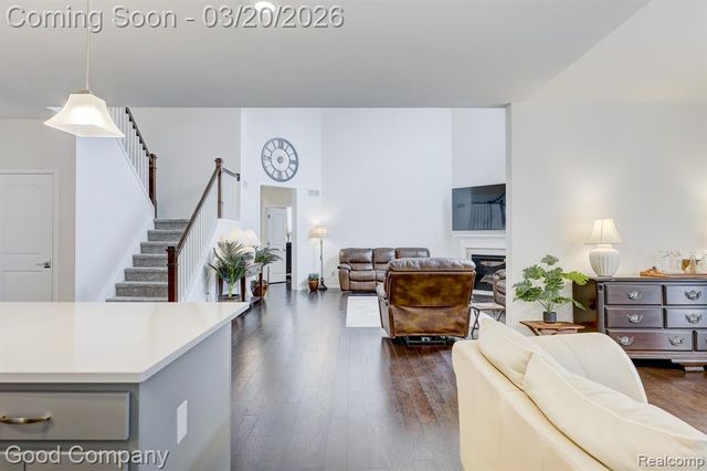 53217 Bay Laurel Lane, South Lyon, MI 48178