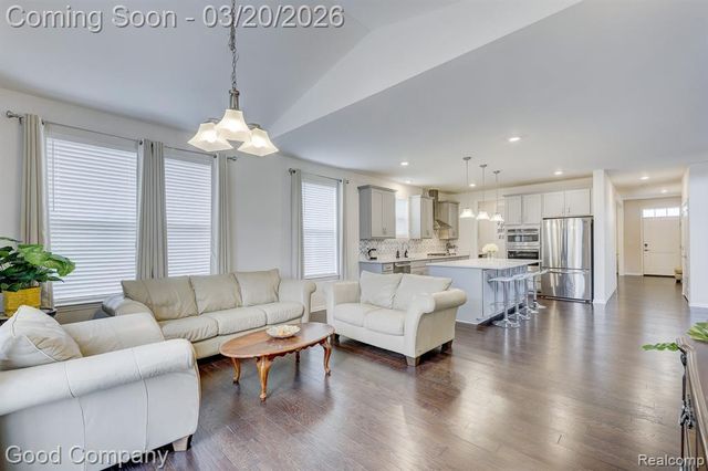 53217 Bay Laurel Lane, South Lyon, MI 48178