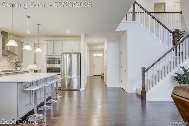 53217 Bay Laurel Lane, South Lyon, MI 48178