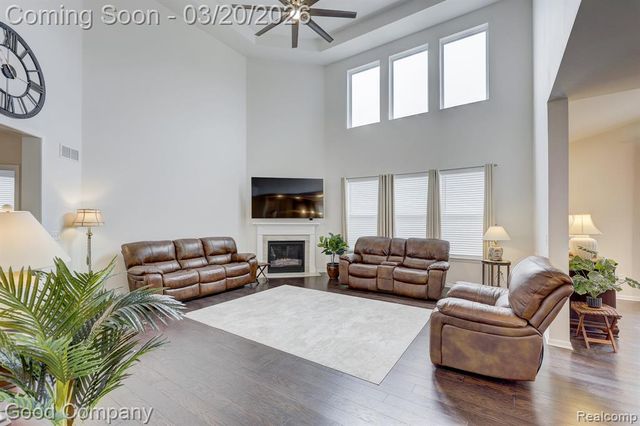 53217 Bay Laurel Lane, South Lyon, MI 48178