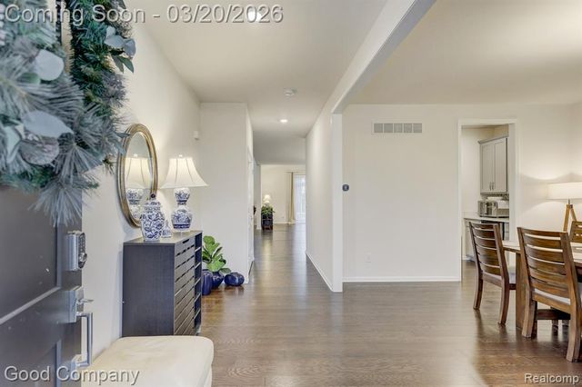 53217 Bay Laurel Lane, South Lyon, MI 48178