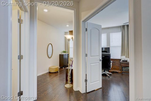 53217 Bay Laurel Lane, South Lyon, MI 48178