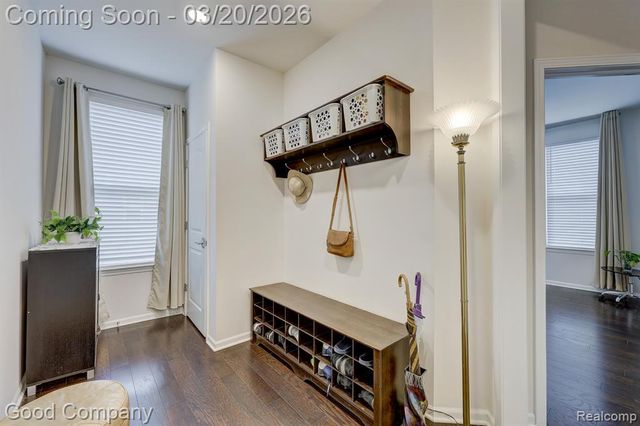 53217 Bay Laurel Lane, South Lyon, MI 48178