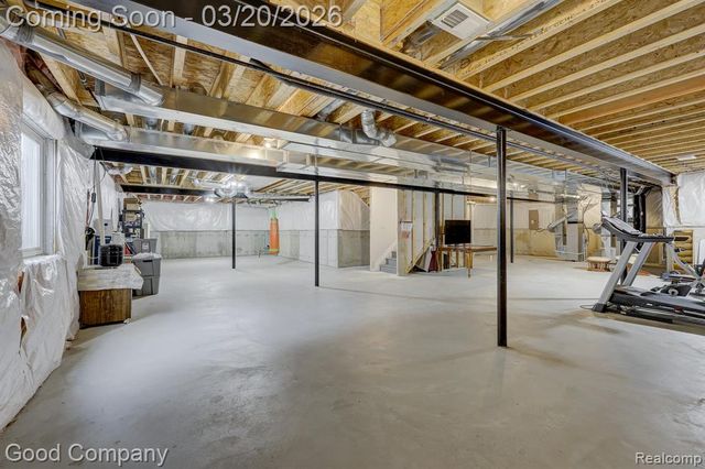 53217 Bay Laurel Lane, South Lyon, MI 48178