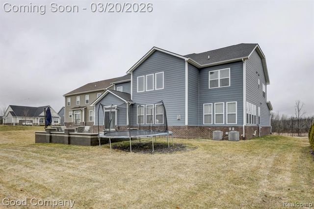 53217 Bay Laurel Lane, South Lyon, MI 48178