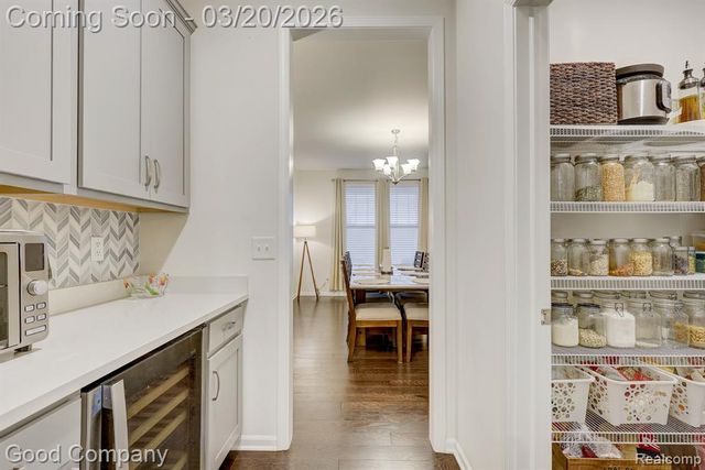 53217 Bay Laurel Lane, South Lyon, MI 48178