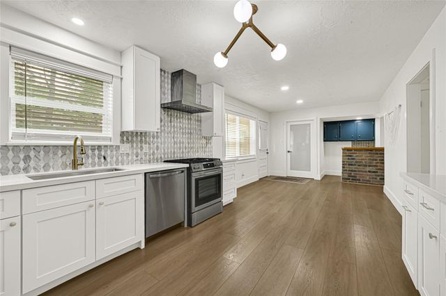 723 Loire Lane, Houston, TX 77090