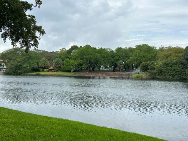 9450 Poinciana Place 301, Davie, FL 33324