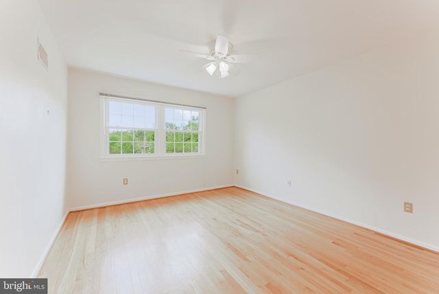 4921 BRIAR ST, Fairfax, VA 22032