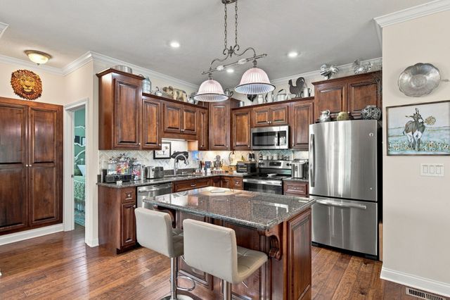 1160 Fleet Town Rd, Dickson, TN 37055
