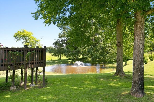 1160 Fleet Town Rd, Dickson, TN 37055