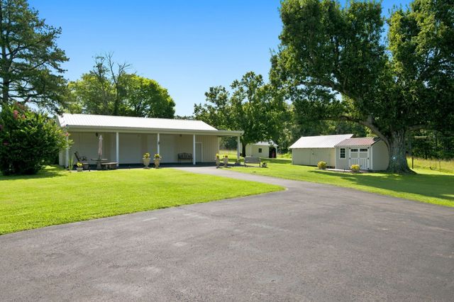 1160 Fleet Town Rd, Dickson, TN 37055