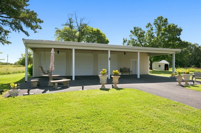 1160 Fleet Town Rd, Dickson, TN 37055