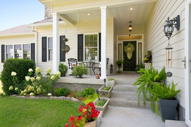 1160 Fleet Town Rd, Dickson, TN 37055