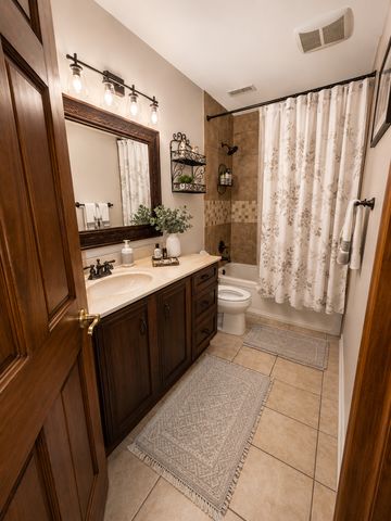 2913 Vimy Ridge Drive, Joliet, IL 60435