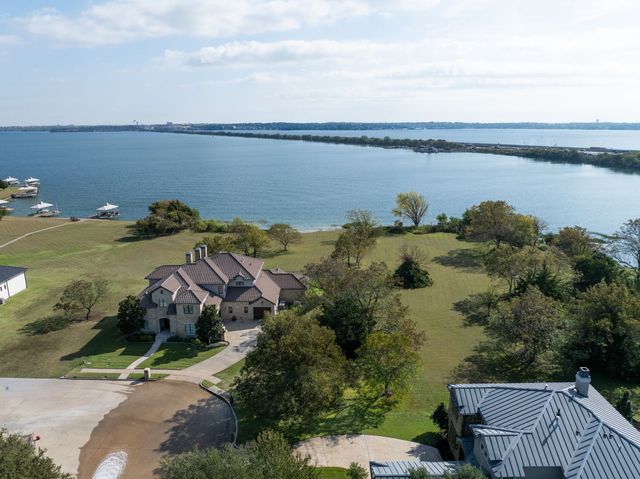 2106 Stone Hollow Drive, Rowlett, TX 75088