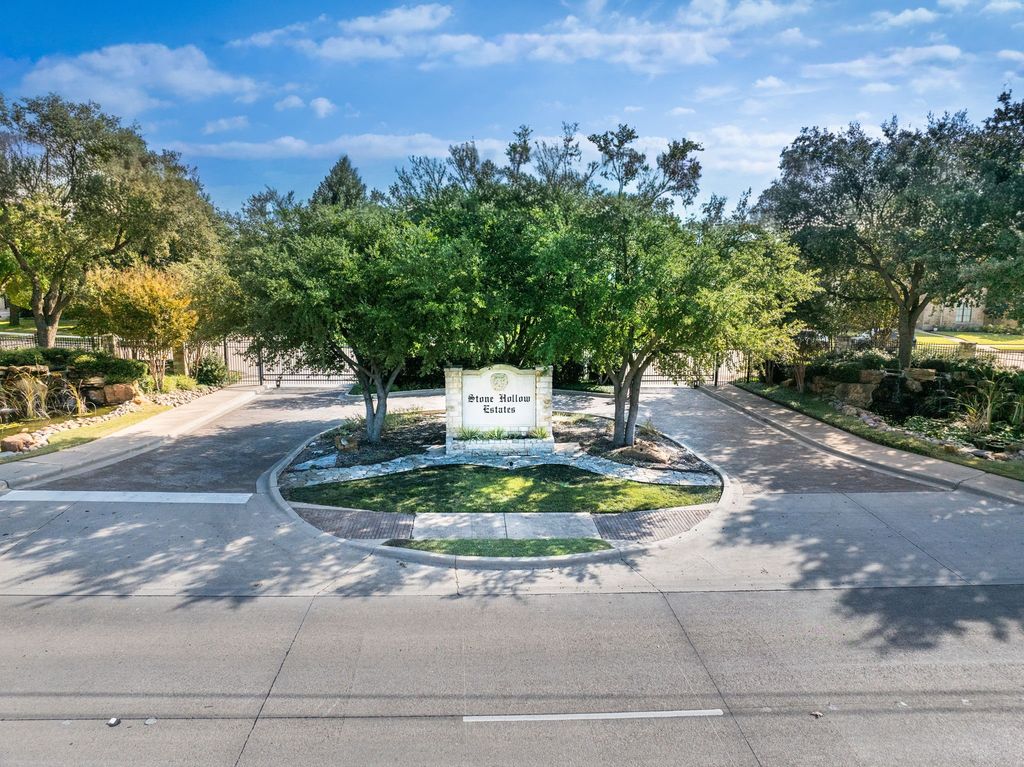 2106 Stone Hollow Drive, Rowlett, TX 75088