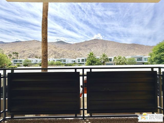 588 E San Lorenzo Road 201, Palm Springs, CA 92264